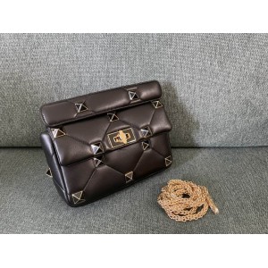 valentino romn stud total 23x16cm all 