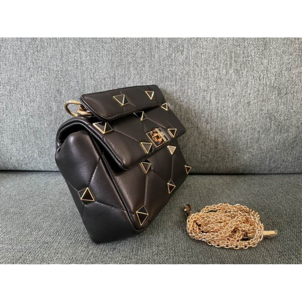 valentino romn stud total 23x16cm all 