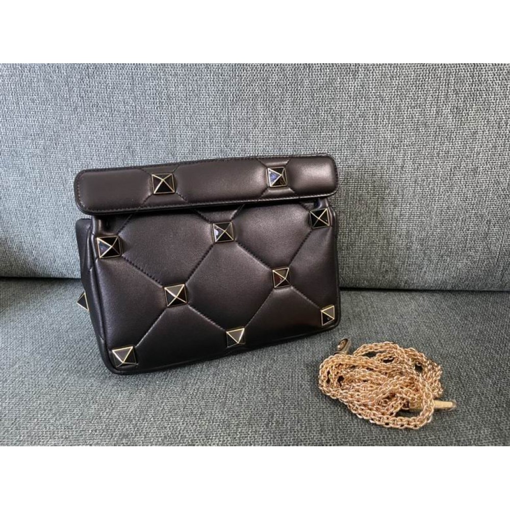 valentino romn stud total 23x16cm all 