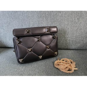 valentino romn stud total 23x16cm all 