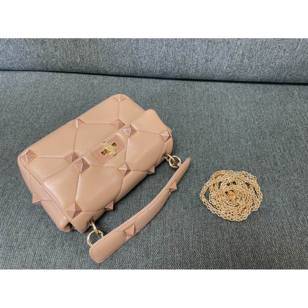 valentino romn stud total 23x16cm all 