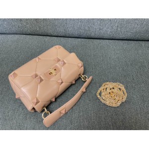 valentino romn stud total 23x16cm all 