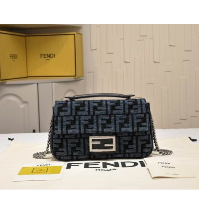 Fendi Baguette 24x14.5x7cm chain