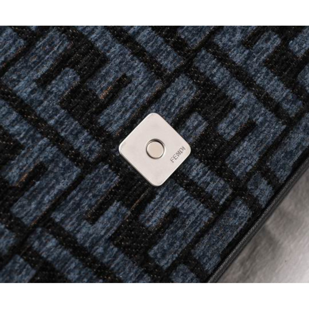 Fendi Baguette 24x14.5x7cm chain Bags