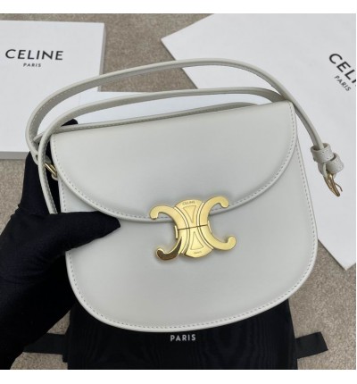 celine triomphe 18.5x16cm