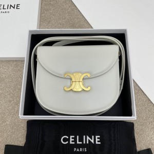 celine triomphe 18.5x16cm 