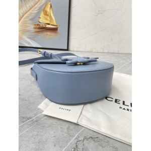 celine triomphe 16x16cm 