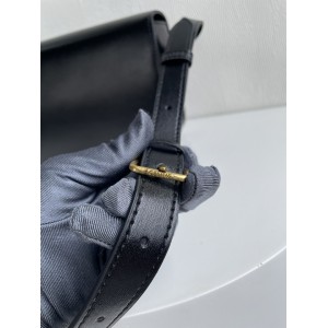 celine TRIOMPHE 22CM 