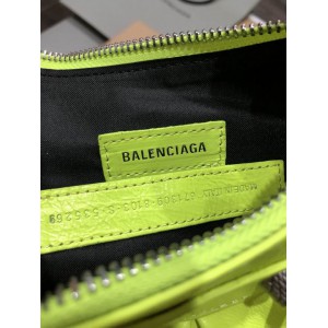 BALENCIAGA LE CAGOLE 26X16CM LIME Bags