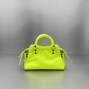 BALENCIAGA NEO CAGOLE 25.9X17.8X11.4cm LIME Bags
