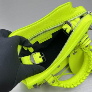 BALENCIAGA NEO CAGOLE 25.9X17.8X11.4cm LIME Bags