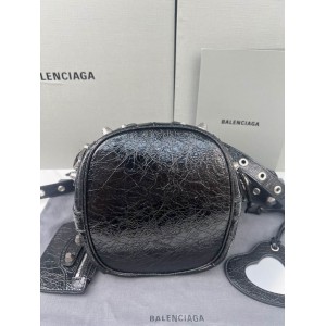 BALENCIAGA BUCKET 19.8X17.8X15CM BLACK Bags