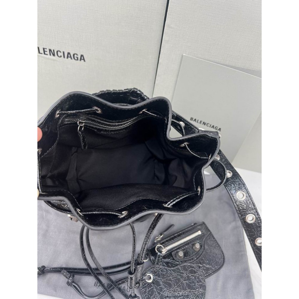 BALENCIAGA BUCKET 19.8X17.8X15CM BLACK Bags