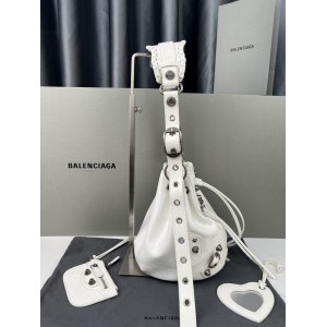 BALENCIAGA BUCKET 19.8X17.8X15CM WHITE Bags