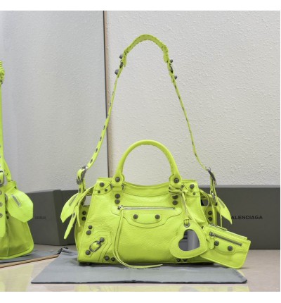 BALENCIAGA CAGOLE 32X21CM LIME
