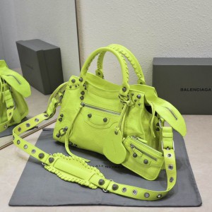 BALENCIAGA CAGOLE 32X21CM LIME Bags