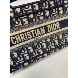 DIOR BOOK 22.5X15CM BLUE 