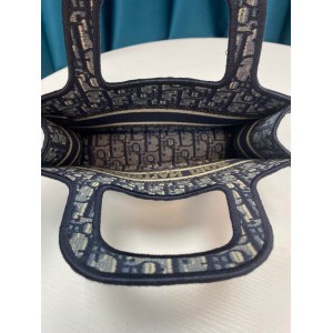 DIOR BOOK 22.5X15CM BLUE 