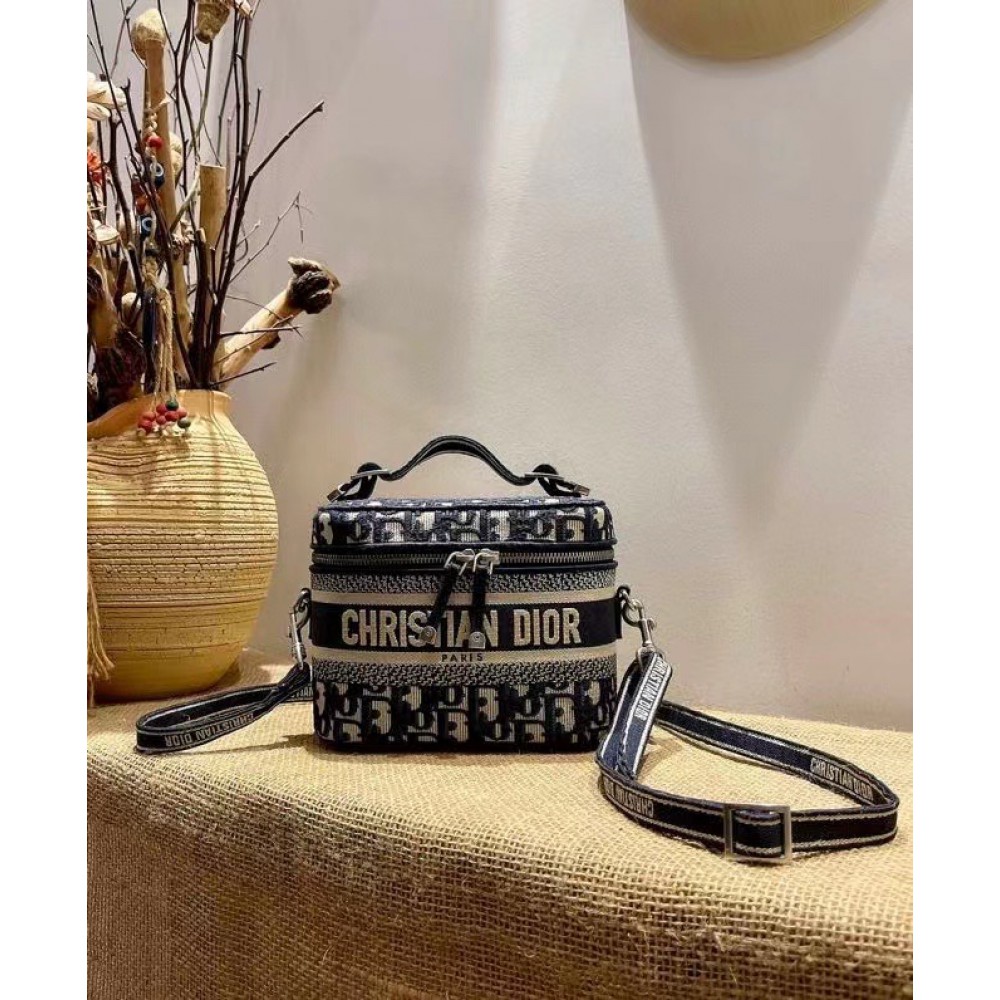 DIOR TRAVEL VANITY 18.5X13X10.5CM Bags