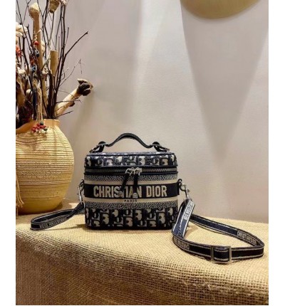 DIOR TRAVEL VANITY 18.5X13X10.5CM