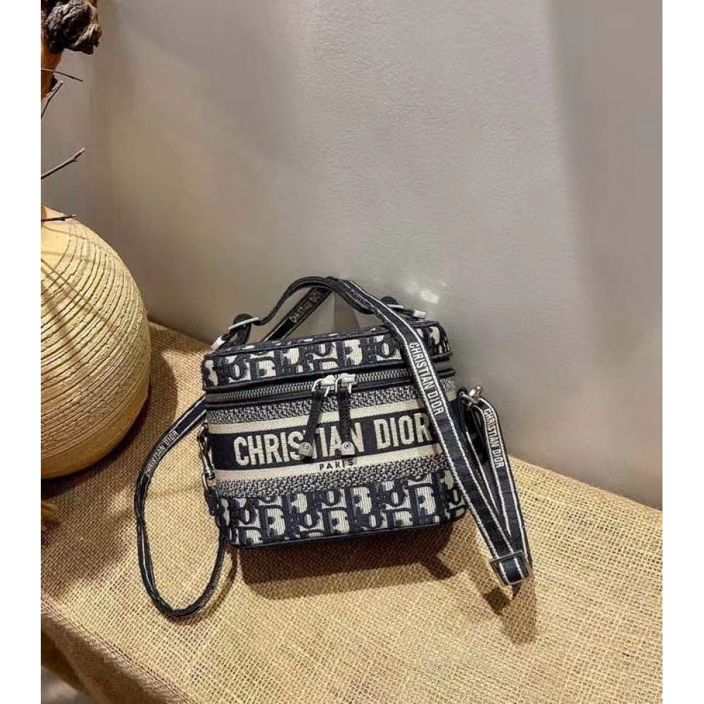 DIOR TRAVEL VANITY 18.5X13X10.5CM Bags