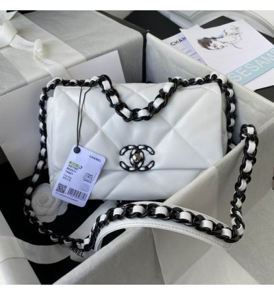 CHANEL19 26CM WHITE 2023