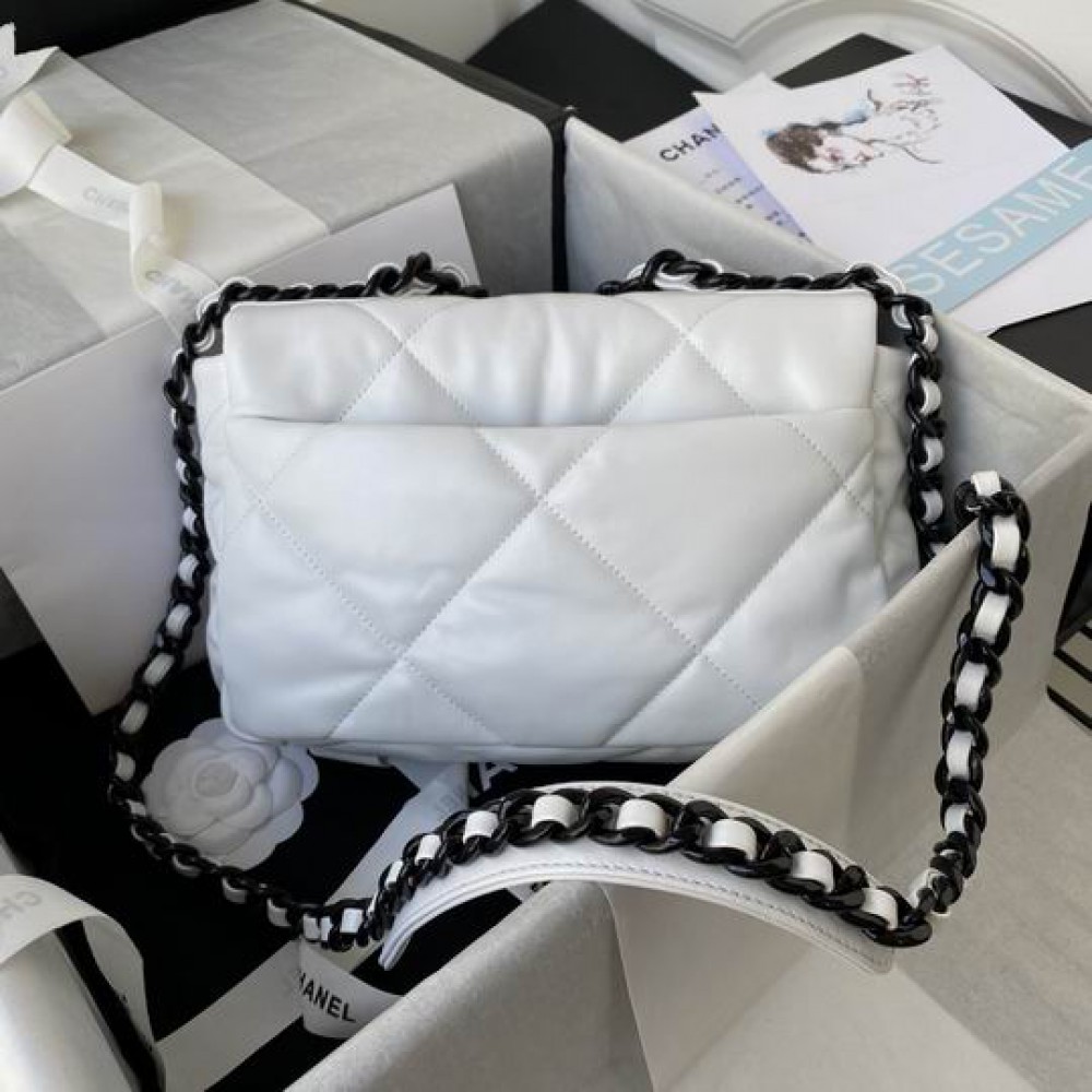 CHANEL19 26CM WHITE 2023 Bags
