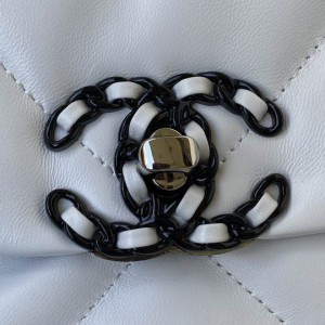 CHANEL19 26CM WHITE 2023 Bags