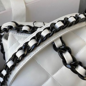 CHANEL19 26CM WHITE 2023 Bags