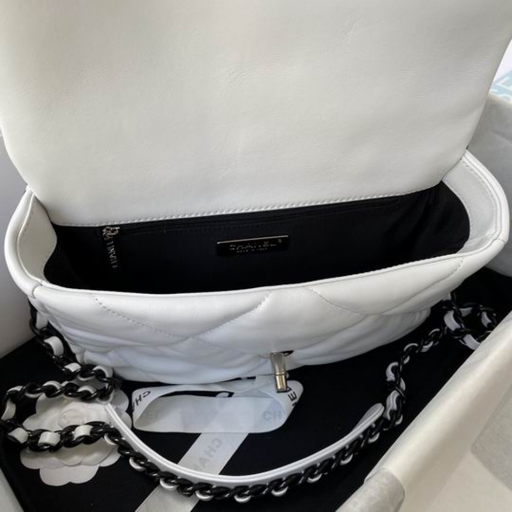 CHANEL19 26CM WHITE 2023 Bags