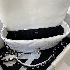 CHANEL19 26CM WHITE 2023 Bags