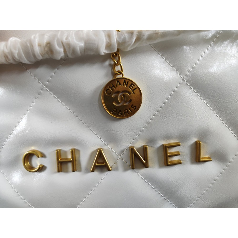 CHANEL22 39X42CM ALL COLOURS Bags