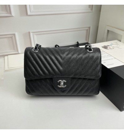 Chanel classic flap bag 24x17cm grained leather