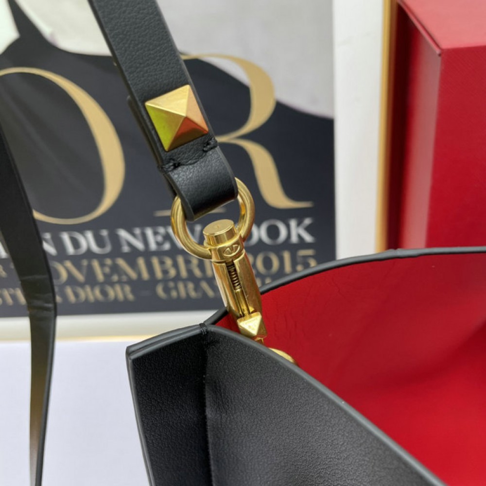 valentino tote 45cm Bags