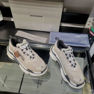 balenciaga sneakers triple s 36-46 beige grey Shoes