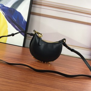 fendi graphy 16.5x14cm black leather Bags