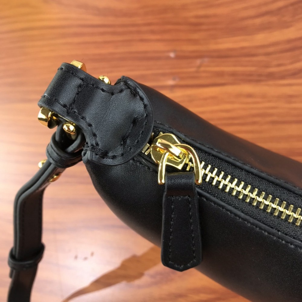 fendi graphy 16.5x14cm black leather Bags