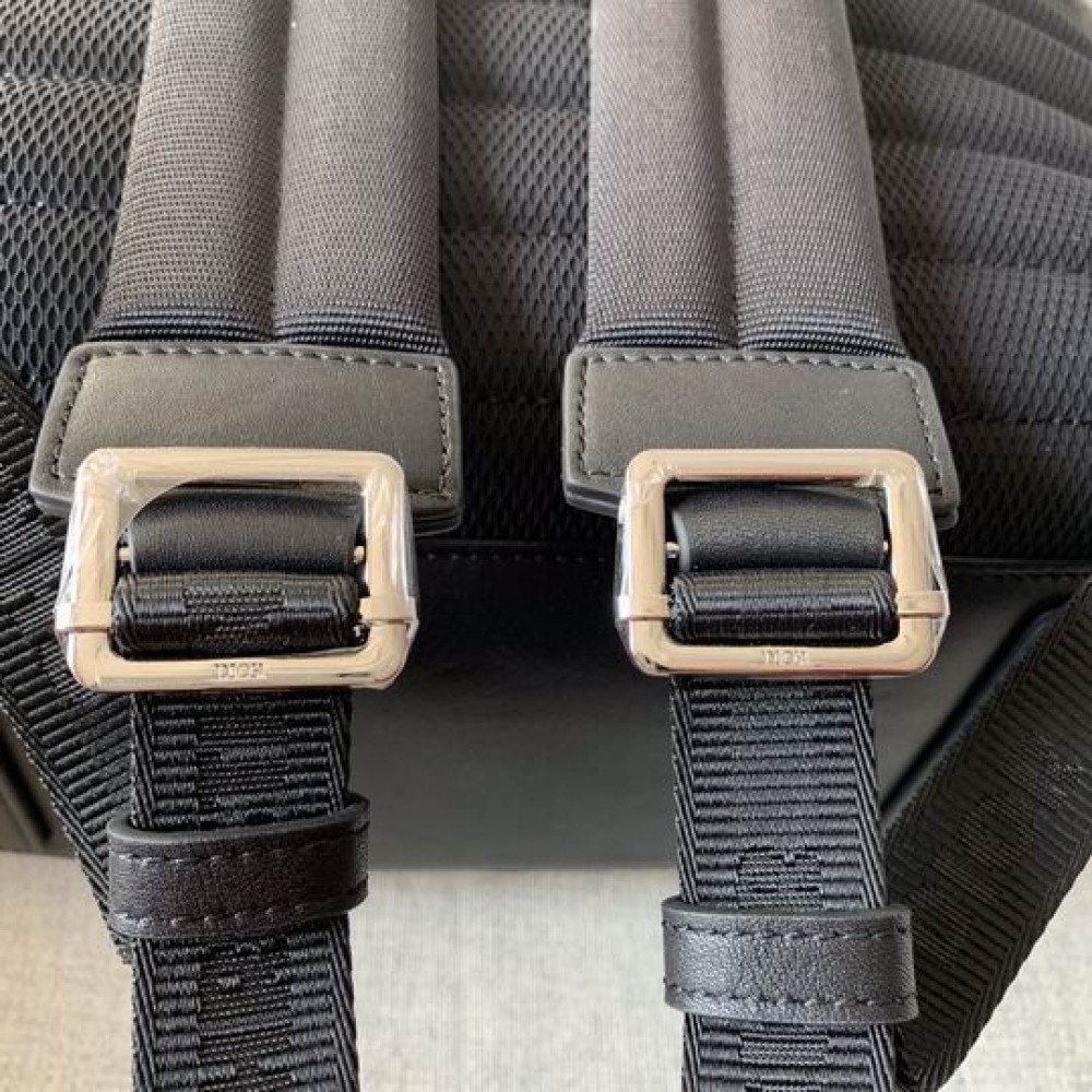 Dior backpack 42x30cm Bags