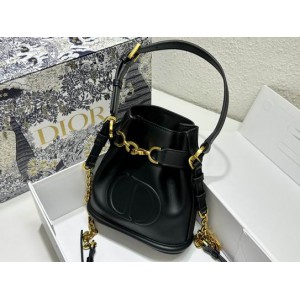 Dior bucket 17x17x8cm Bags