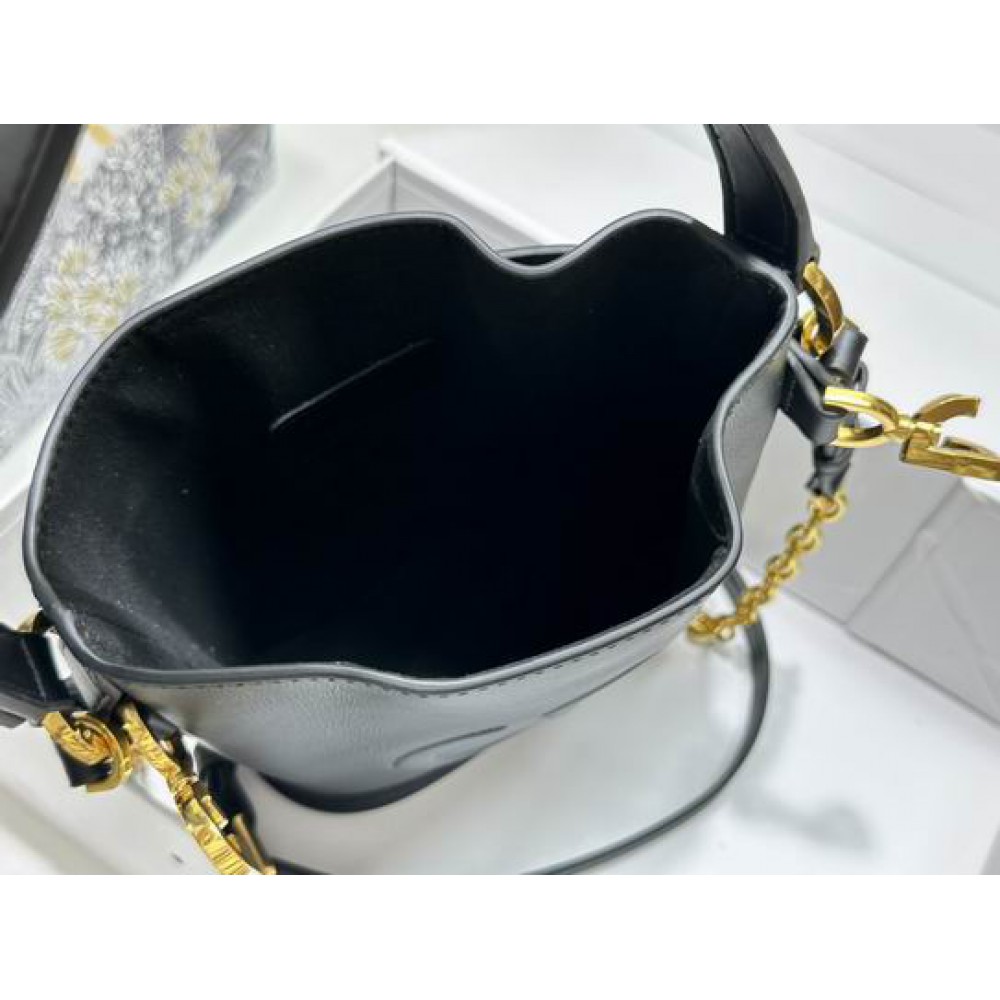 Dior bucket 17x17x8cm Bags