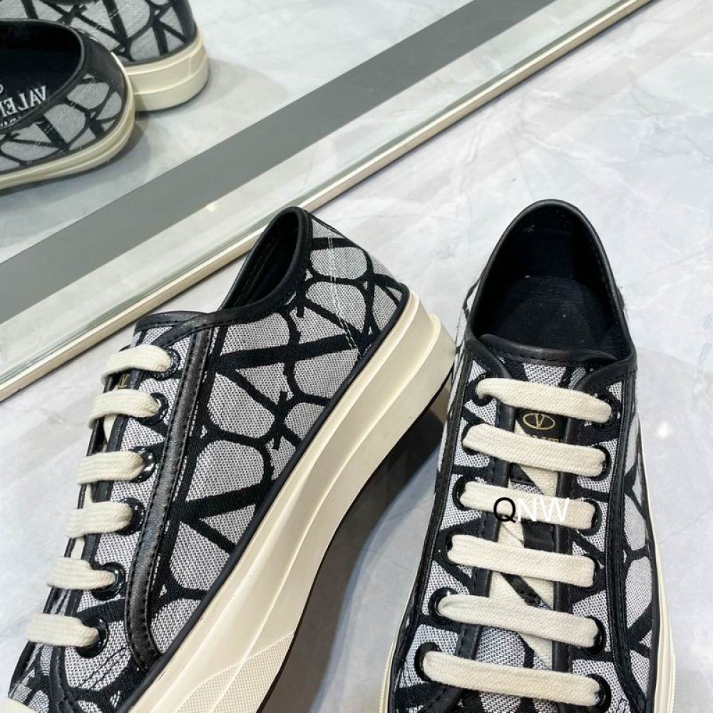 Valentino sneakers 35-46 Shoes