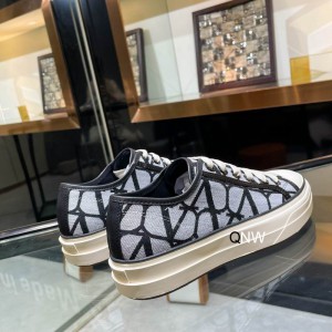 Valentino sneakers 35-46 Shoes