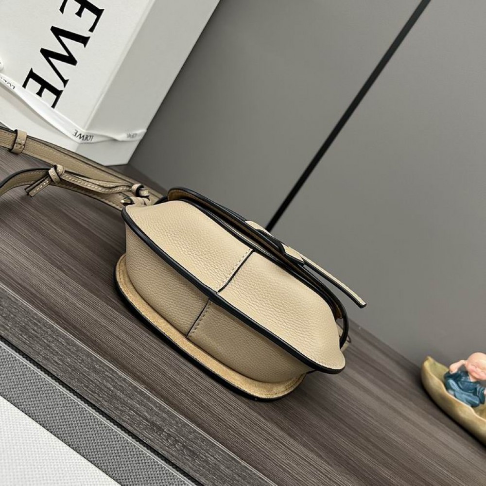 Loewe bag 21x12.5x9.5cm Bags