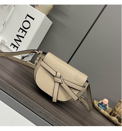 Loewe bag 21x12.5x9.5cm