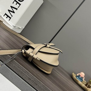 Loewe bag 21x12.5x9.5cm Bags