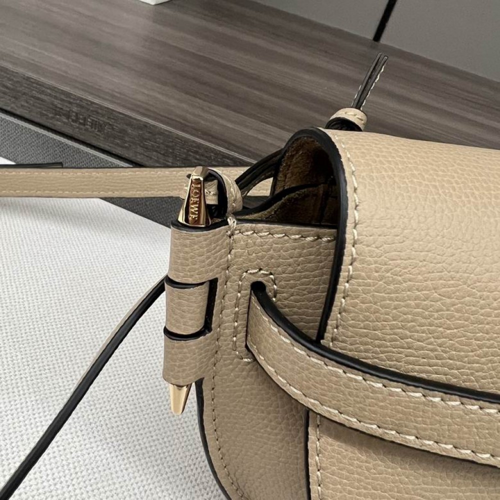 Loewe bag 21x12.5x9.5cm Bags