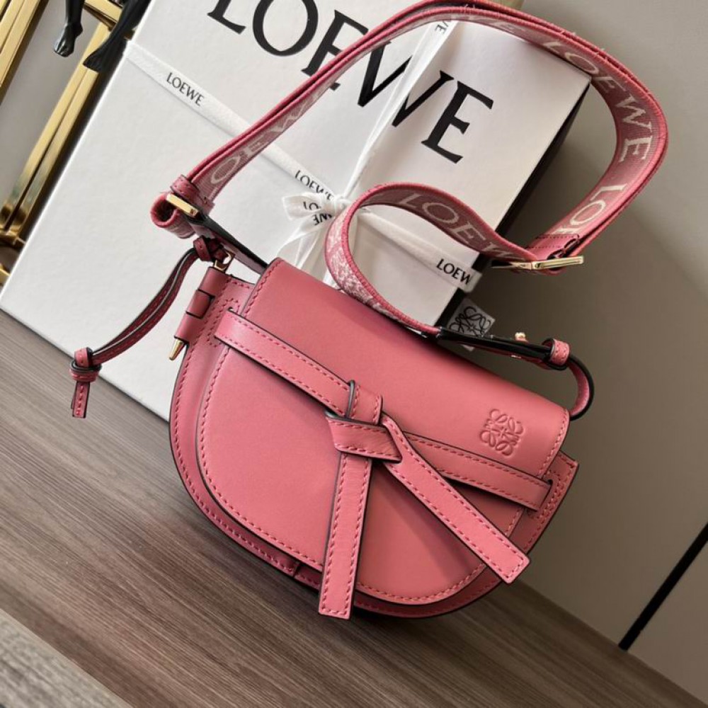 Loewe bag 21x12.5x9.5cm Bags