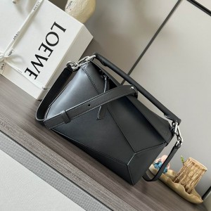 Loewe bag 24x16x10.5cm Bags