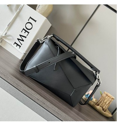 Loewe bag 24x16x10.5cm