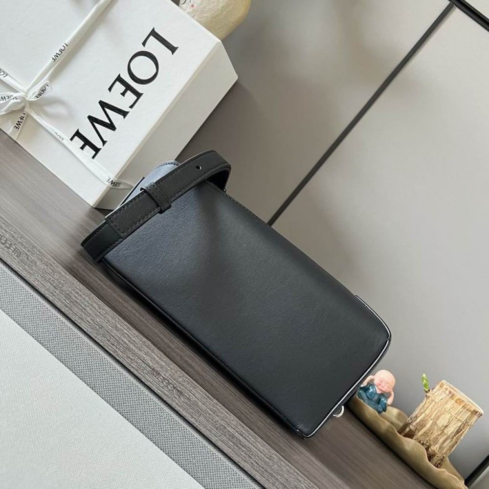 Loewe bag 24x16x10.5cm Bags